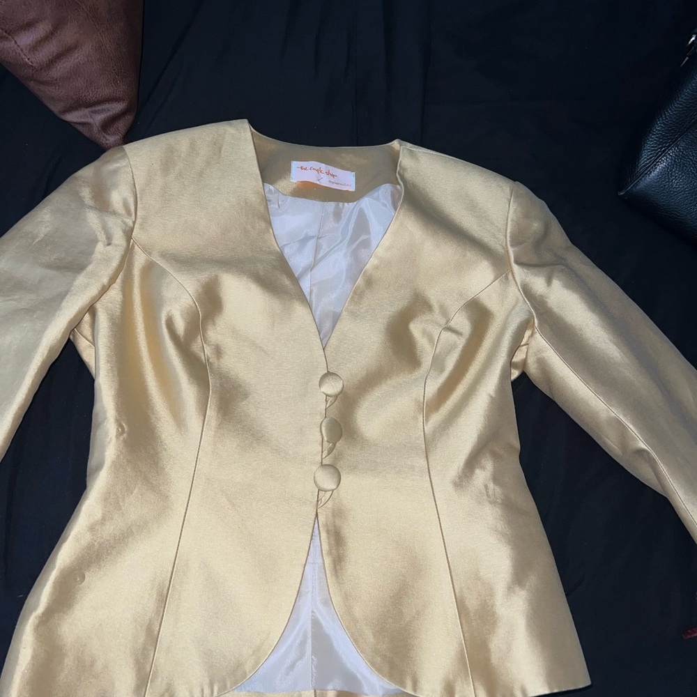 Elegant Gold Women's Blazer